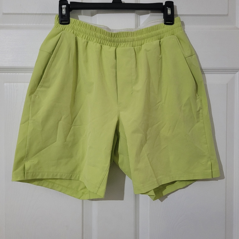 Men's Size Medium LULULEMON Lime Green Shorts